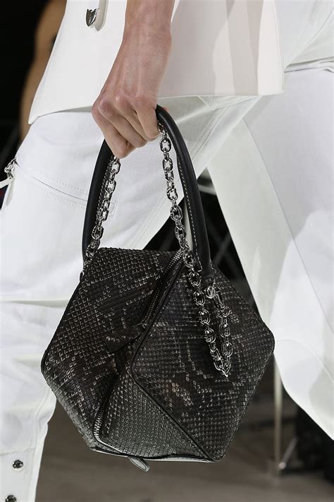 louis vuitton borsenovita 2018|louis vuitton runway collection.